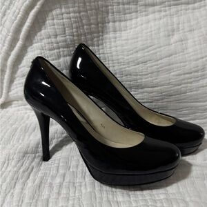 Michael Kors Classic Black Patent Platform High Heels. Size 9